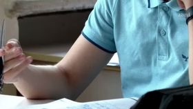 VIDEO Val agresiv de COVID-19 afectează copiii. Medicii recomandă purtarea măștii la școală
